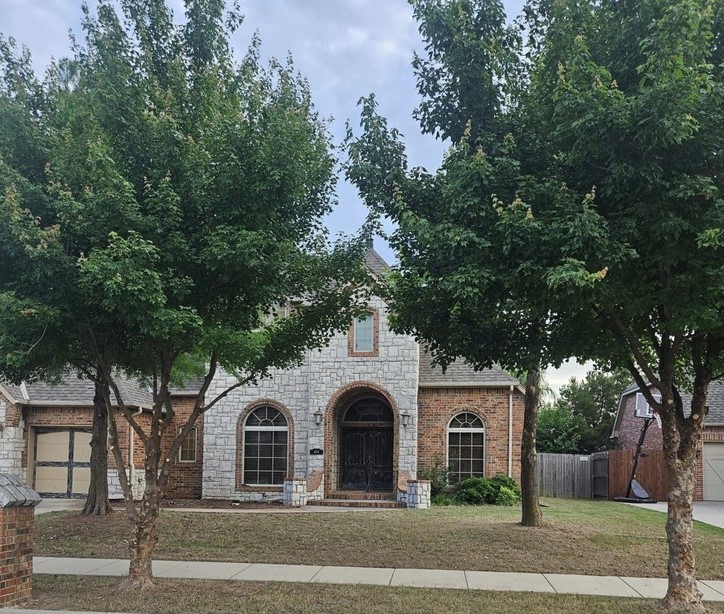 The Top Fully Insured Professional Tree Service, Tree Removal, Stump Grinding, Trimming, Pruning, Tree Cutting & Lawn Care in Moore, Norman & Oklahoma City Grass & Trees, LLC Fully Insured Tree Service in Moore, Norman & South OKC